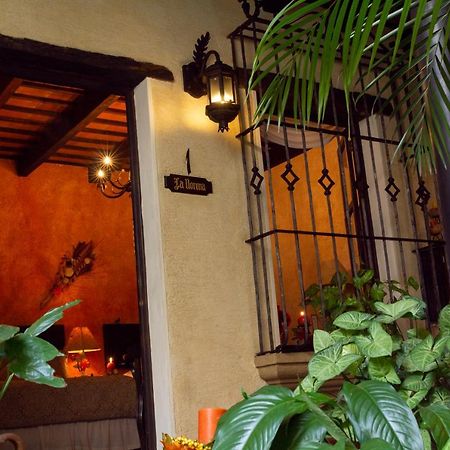D'Leyenda Hotel Antigua Exterior photo