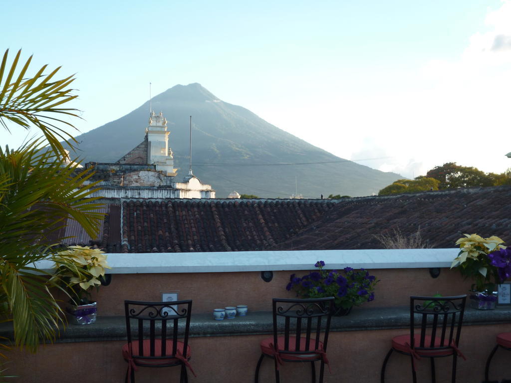 D'Leyenda Hotel Antigua Exterior photo