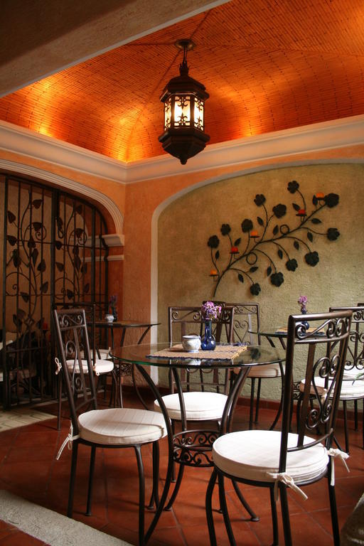 D'Leyenda Hotel Antigua Exterior photo