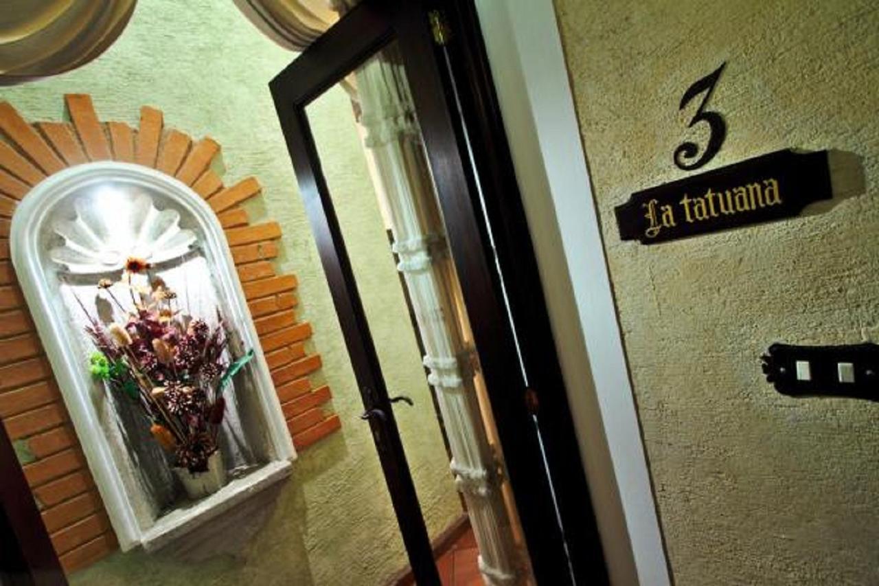 D'Leyenda Hotel Antigua Exterior photo