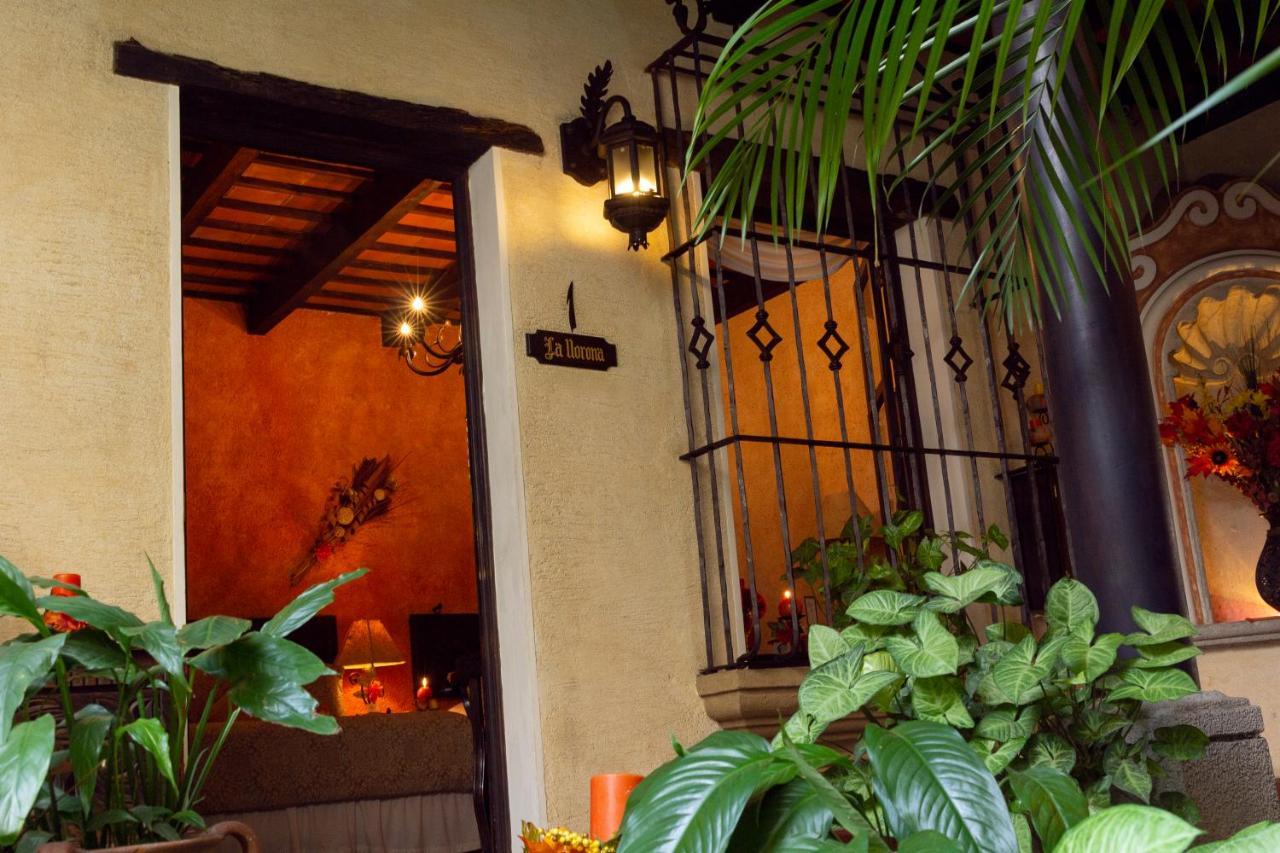 D'Leyenda Hotel Antigua Exterior photo